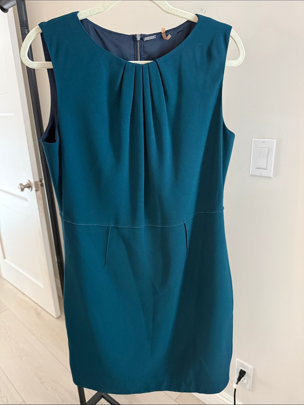Elie Tahari Teal Sleeveless Midi Sheath Dress